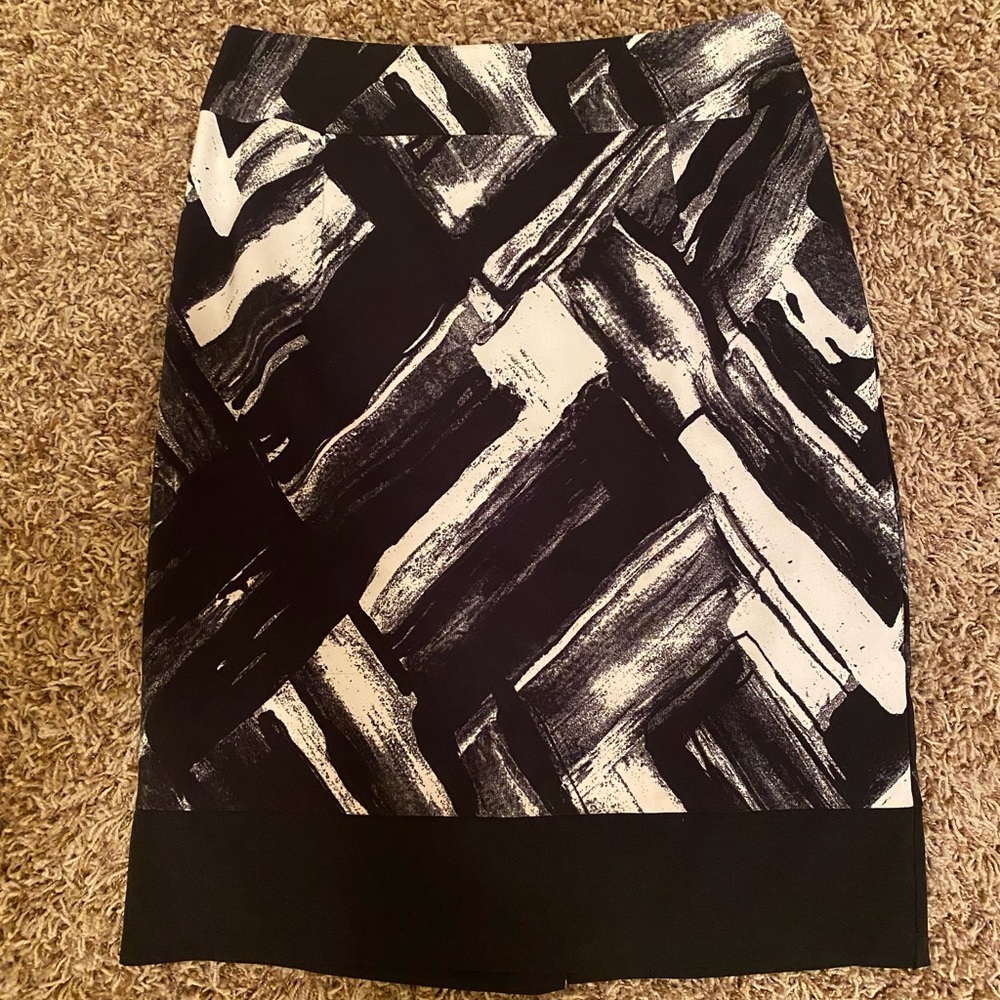 Women’s fitted skirt